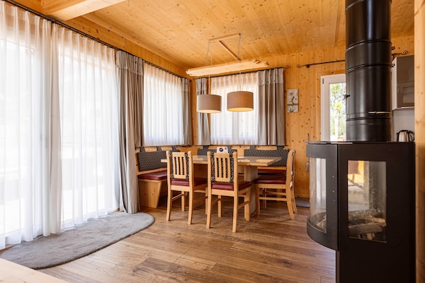 Foto van Luxe chalet met bubbelbad - Vakantiehuis in Sankt Georgen am Kresichberg - DiningRoom