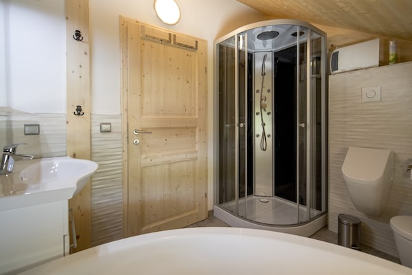 Foto van Groot chalet met swimspa - Vakantiehuis in Sankt Georgen am Kresichberg - BathRoom