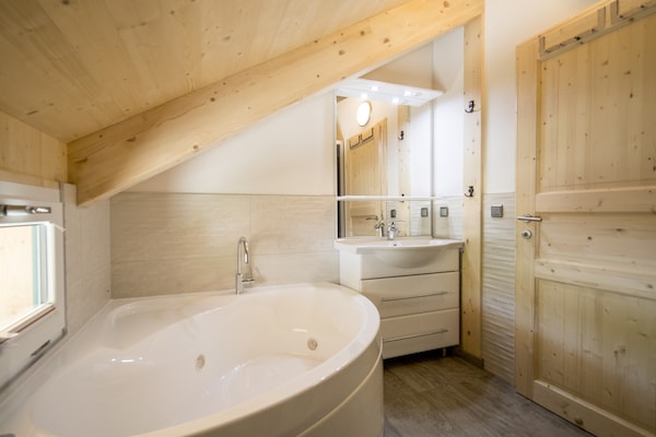 Foto van Groot chalet met swimspa - Vakantiehuis in Sankt Georgen am Kresichberg - BathRoom