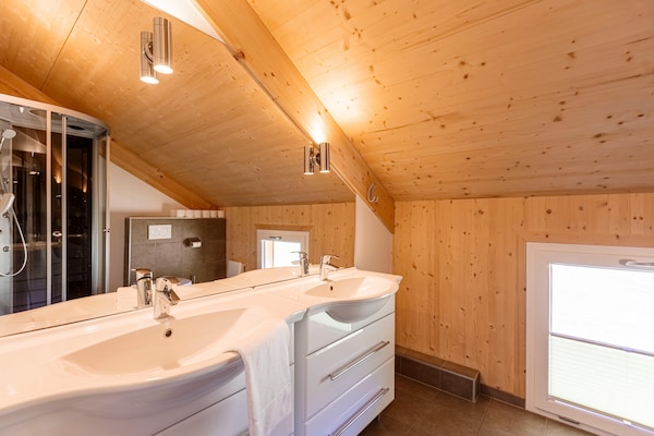 Foto van Modern chalet met infraroodsauna - Vakantiehuis in Sankt Georgen am Kresichberg - BathRoom