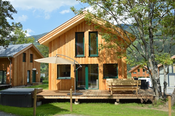 Foto van Luxe chalet met hottub - Vakantiehuis in Sankt Georgen am Kresichberg - ExteriorSummer