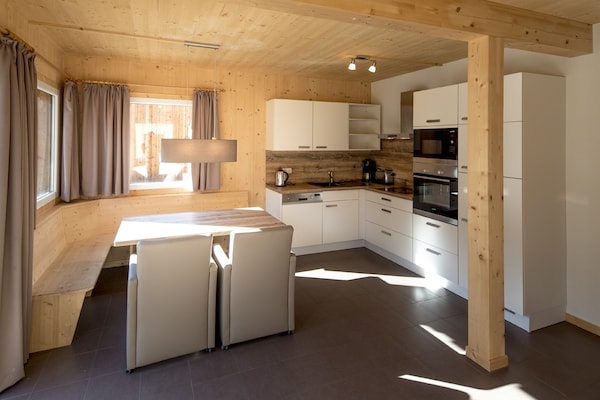 Foto van Luxe chalet met whirlpool - Vakantiehuis in Sankt Georgen am Kresichberg - DiningRoom