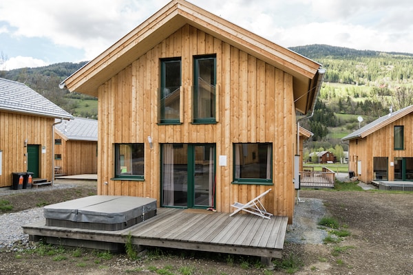 Foto van Luxe chalet met whirlpool - Vakantiehuis in Sankt Georgen am Kresichberg - ExteriorSummer