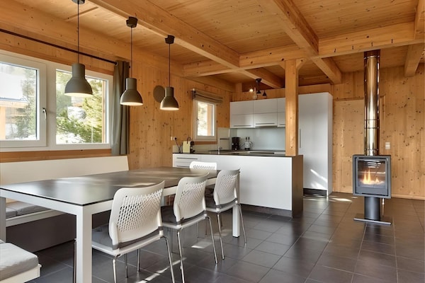 Foto van Luxe chalet met binnenjacuzzi - Vakantiehuis in Turracherhöhe - DiningRoom