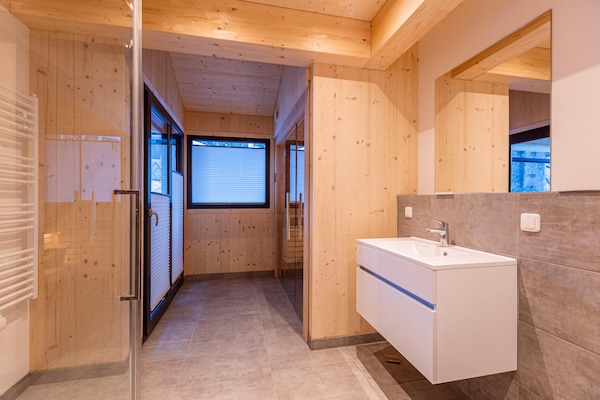 Foto van Charmant chalet met hot tub and sauna - Vakantiehuis in Turrach - BathRoom