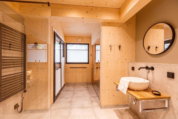 Foto van Luxe chalet met sauna & hot tub - Vakantiehuis in Turrach - BathRoom
