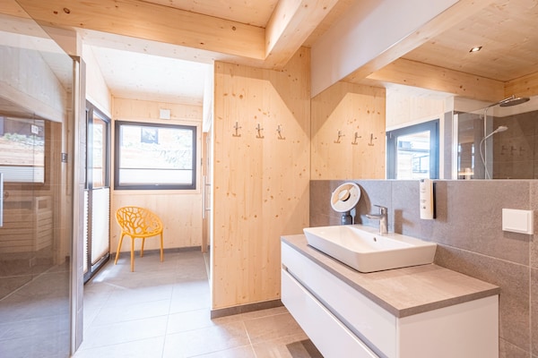 Foto van Gezellig chalet met sauna & hot tub - Vakantiehuis in Turrach - BathRoom