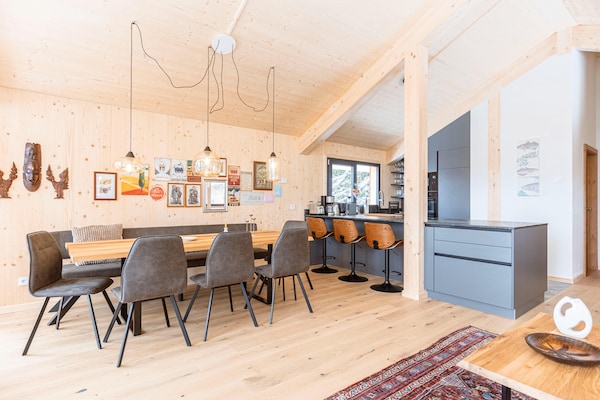 Foto van Gezellig chalet met sauna & hot tub - Vakantiehuis in Turrach - DiningRoom