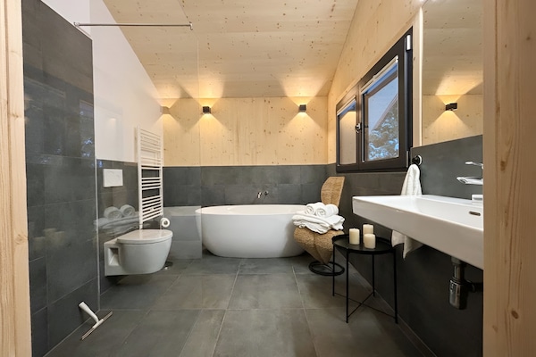 Foto van Luxe chalet met sauna en bubbelbad. - Vakantiehuis in Turrach - BathRoom