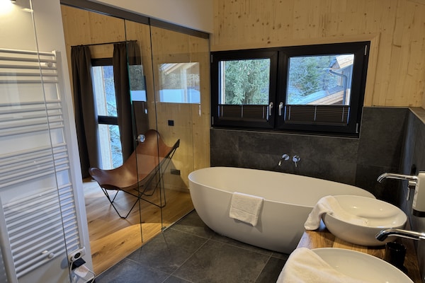 Foto van Luxe chalet met sauna en bubbelbad. - Vakantiehuis in Turrach - BathRoom