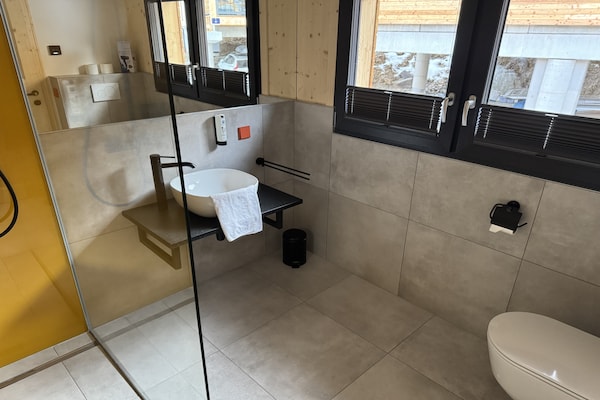 Foto van Luxe chalet met sauna en bubbelbad. - Vakantiehuis in Turrach - BathRoom