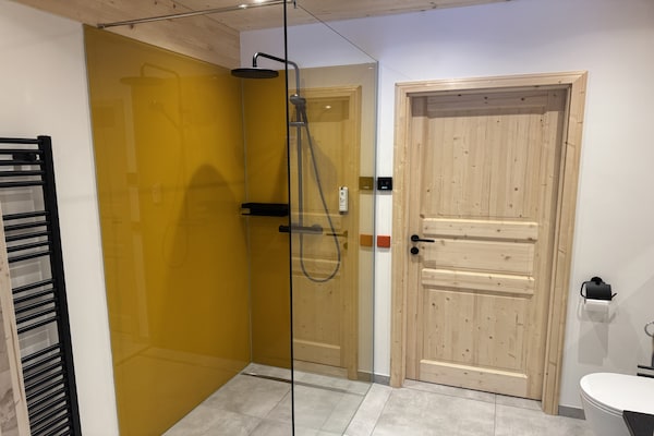 Foto van Luxe chalet met sauna en bubbelbad. - Vakantiehuis in Turrach - BathRoom