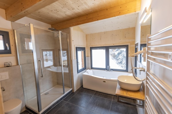 Foto van Luxe chalet met buitenwhirlpool - Vakantiehuis in Turracherhöhe - BathRoom