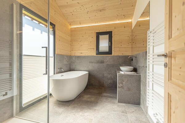 Foto van Luxe chalet met privésauna - Vakantiehuis in Ennsling - BathRoom