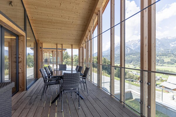 Foto van Luxe chalet met privésauna - Vakantiehuis in Ennsling - TerraceBalcony