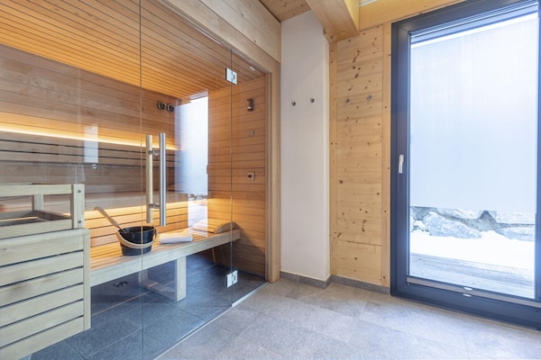 Foto van Luxe chalet met privésauna - Vakantiehuis in Ennsling - TerraceBalcony