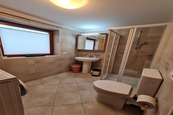 Foto van Gezellig appartement nabij Murkarspitze - Vakantiehuis in Bad Kleinkirchheim - BathRoom
