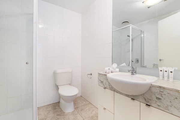 Foto van Luxe 2-slaapkamerapp met rivierzicht, bij casino - Vakantiehuis in Southbank - BathRoom