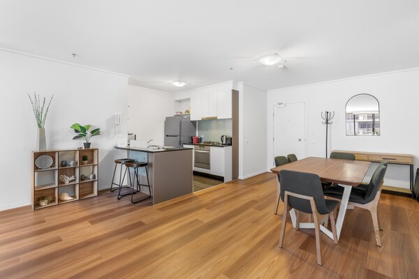 Foto van Luxe 2-slaapkamerapp met rivierzicht, bij casino - Vakantiehuis in Southbank - DiningRoom