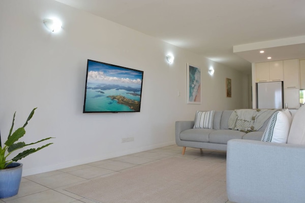 Foto van 3-slaapkamerappartement aan het strand met zwembad en prachtig uitzicht op de oceaan - LivingRoom