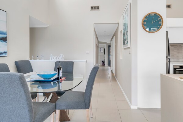 Foto van 3-slaapkamerappartement met strandzicht en entertainmentruimte - DiningRoom