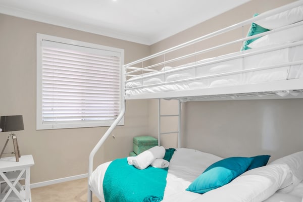 Foto van 3-slaapkamerappartement met strandzicht en entertainmentruimte - BedRoom