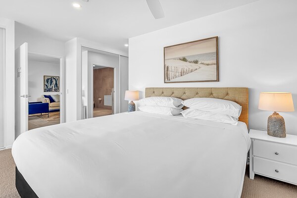 Foto van 3-slaapkamerappartement met rivierzicht, dakterras en zwembad - BedRoom