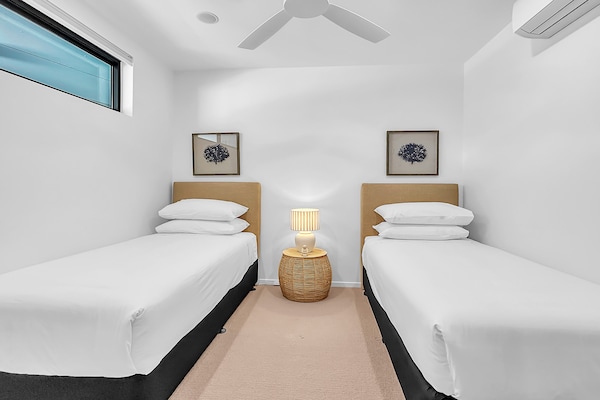 Foto van 3-slaapkamerappartement met rivierzicht, dakterras en zwembad - BedRoom