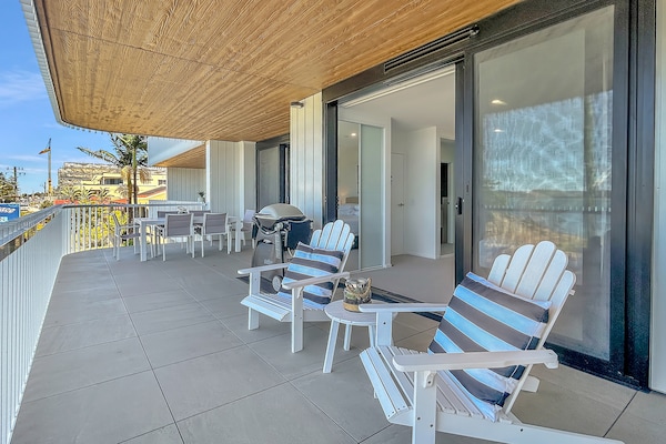 Foto van 3-slaapkamerappartement met rivierzicht, dakterras en zwembad - TerraceBalcony