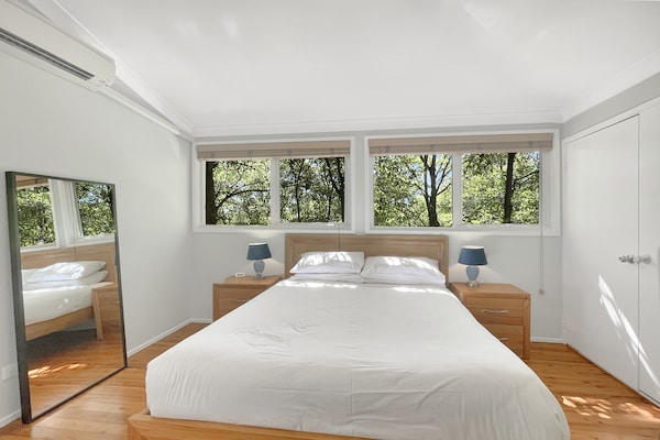 Foto van 3-slaapkamerwoning aan de rivier met ruim terras en barbecue - BedRoom