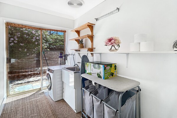 Foto van Comfortabele woning met 3 slaapkamers in Marangaroo - BathRoom