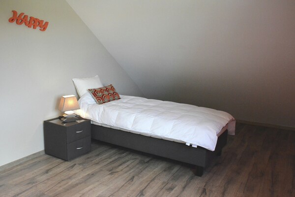 Foto van Moderne villa in Rochefort vlakbij de paarden - Vakantiehuis in Wavreille - BedRoom