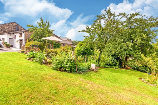 Foto van Mooi vakantiehuis in Trois-Ponts met een tuin - Vakantiehuis in Trois-Ponts - GardenSummer