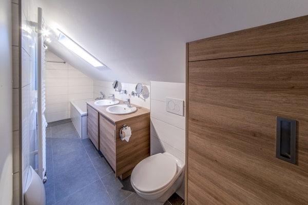 Foto van Vakantiehuis in Waimes met tuin - Vakantiehuis in Waimes - BathRoom