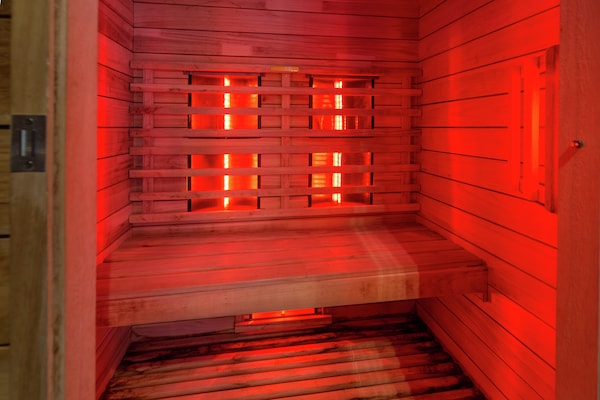 Foto van Comfortabel huis in de buurt van het bos met sauna - Wellness