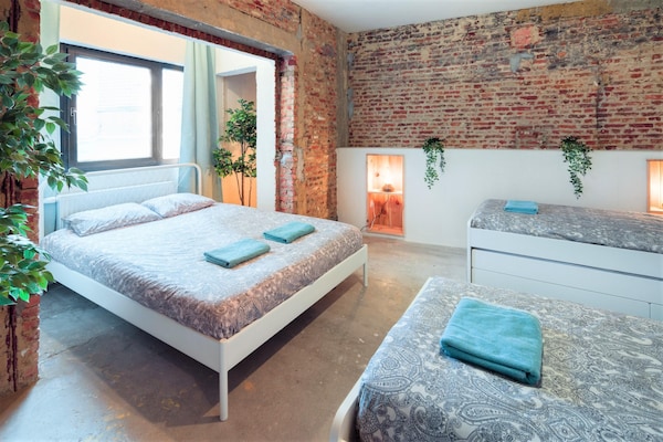 Foto van De Industriële Appartementen|2BBK|wifi|NS - Vakantiehuis in Antwerp - BedRoom