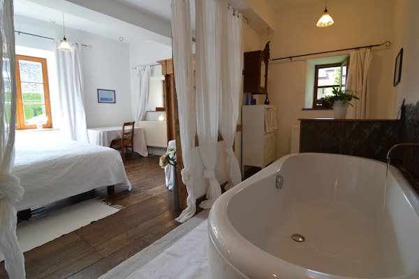 Foto van Elegant verblijf, Comblain-Fairon - Vakantiehuis in Comblain-Fairon - BathRoom