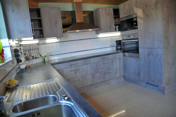 Foto van Vakantiehuis in Ardennen met Bubbelbad - Vakantiehuis in Moresée - Kitchen