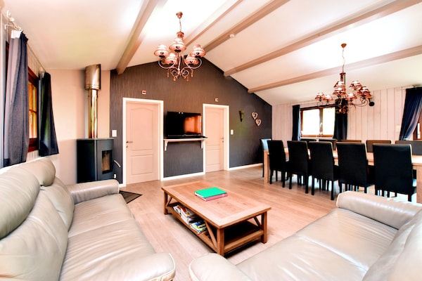 Foto van Luxe chalet in Beauraing met 2 sauna's - Vakantiehuis in Beauraing - LivingRoom
