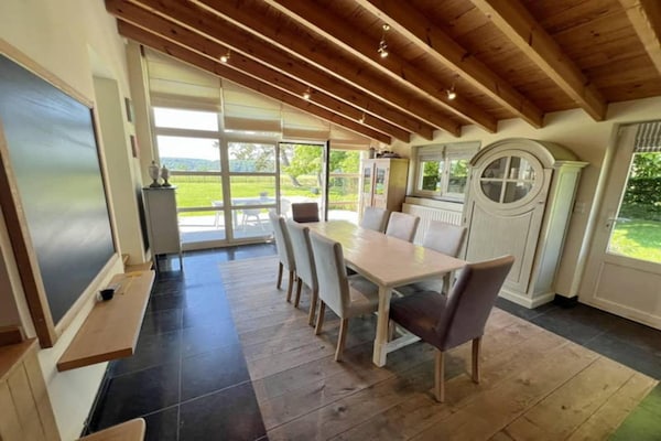 Foto van Gezellig natuurchalet voor 8 gasten - Vakantiehuis in ROCHEFORT - DiningRoom