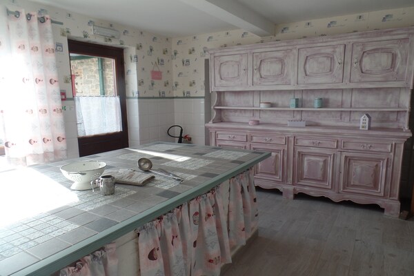 Foto van Boerderij in Aublain met terras - Vakantiehuis in Aublain - Kitchen