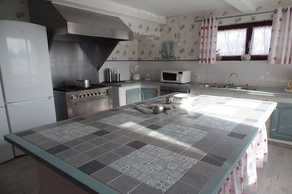 Foto van Boerderij in Aublain met terras - Vakantiehuis in Aublain - Kitchen