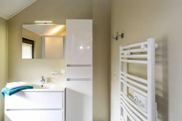 Foto van Elegante villa voor 8 gasten - Vakantiehuis in Boussu-lez-Walcourt - BathRoom