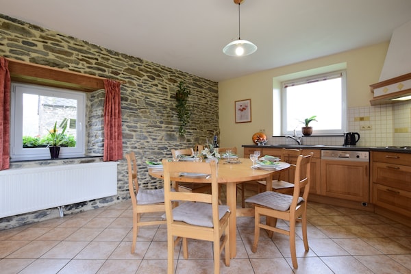 Foto van Gîte met uitzicht op het meer - Vakantiehuis in Bastogne-Neufmoulin - DiningRoom