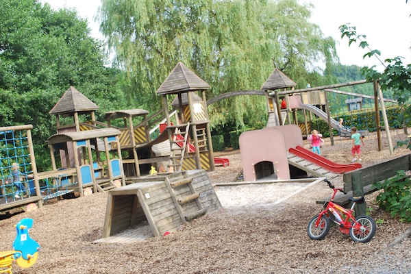 Foto van Vakantiehuis in Vielsalm met Uitzicht op Meer - Vakantiehuis in Vielsalm - ParkFacilities