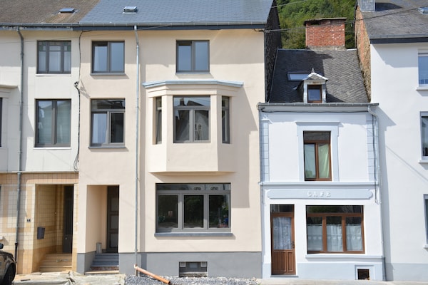 Foto van Villa aan de rivier in Bouillon - Vakantiehuis in Bouillon - ExteriorSummer