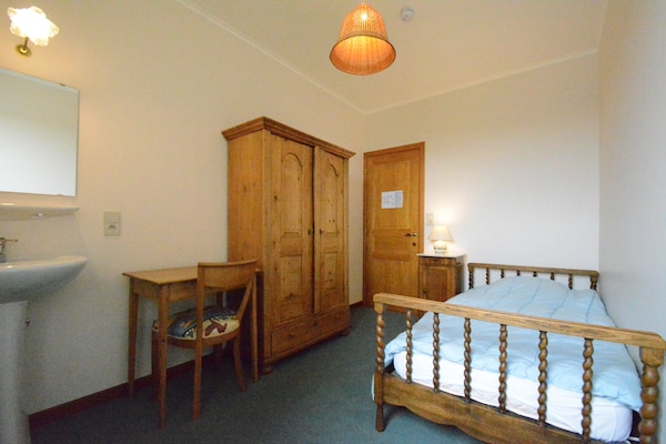 Foto van Ruime villa nabij Lesse - Vakantiehuis in Daverdisse - BedRoom