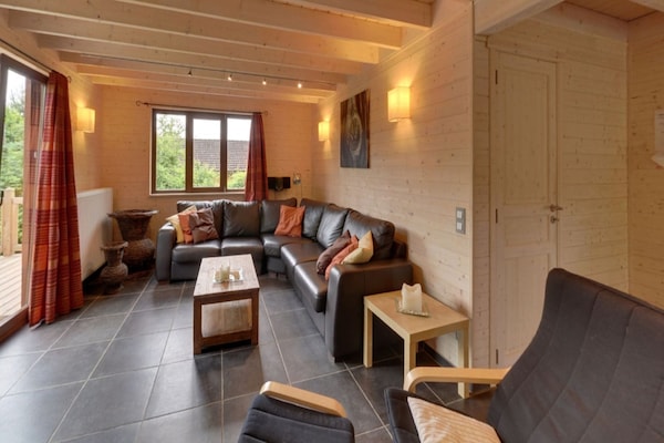 Foto van Luxe chalet met sauna in het bos - Vakantiehuis in Barvaux - LivingRoom