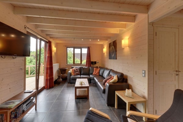 Foto van Luxe chalet met sauna in het bos - Vakantiehuis in Barvaux - LivingRoom