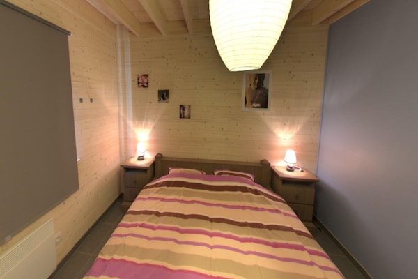 Foto van Luxe chalet met sauna in het bos nabij - Vakantiehuis in Barvaux - BedRoom